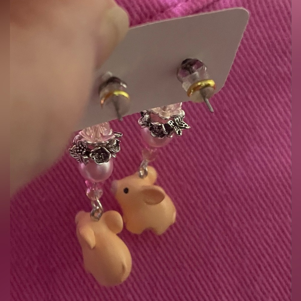 Miss Piggy Dangle Earrings with Pink Beads - Picture 5 of 6